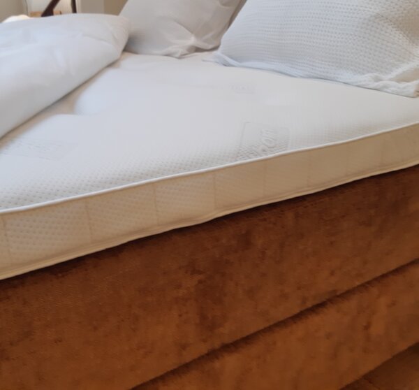 Boxspring Gentle 006.jpg